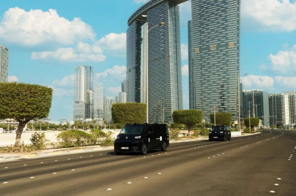 阿布扎比挤满了中国无人车