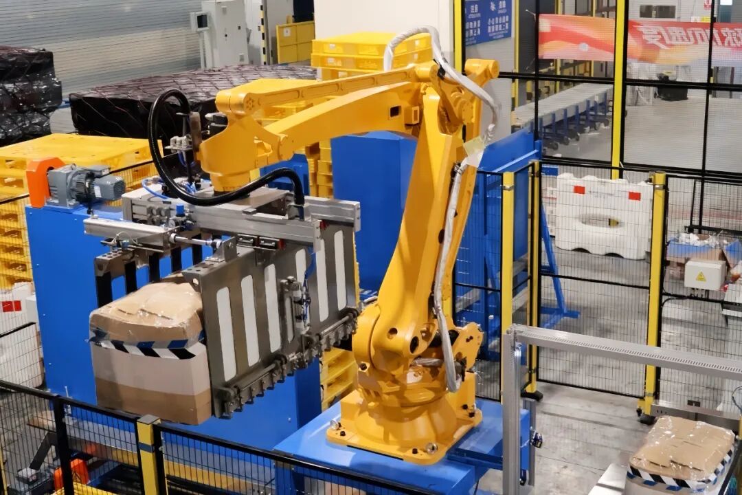 大型"抓娃娃机"护航黑五，菜鸟香港eHub智慧航空货运中心全面自动化升级